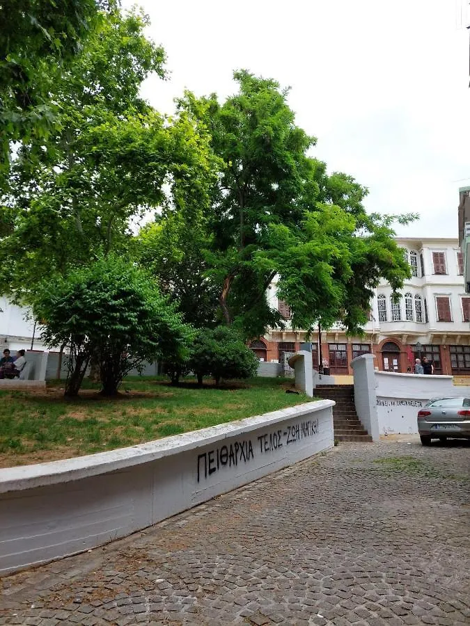 Central Garden Escape In Thessaloniki! Apartment