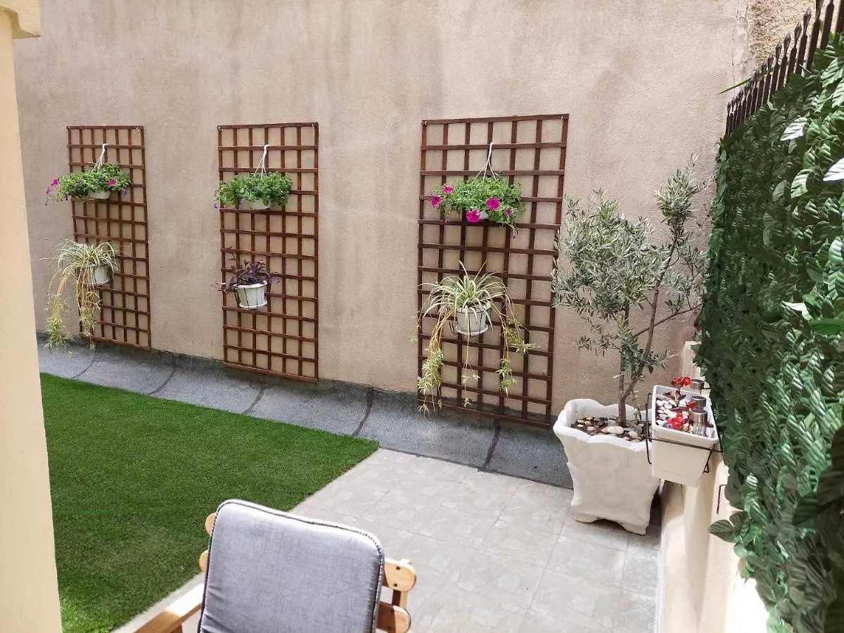Apartment Central Garden Escape In Thessaloniki! Greece