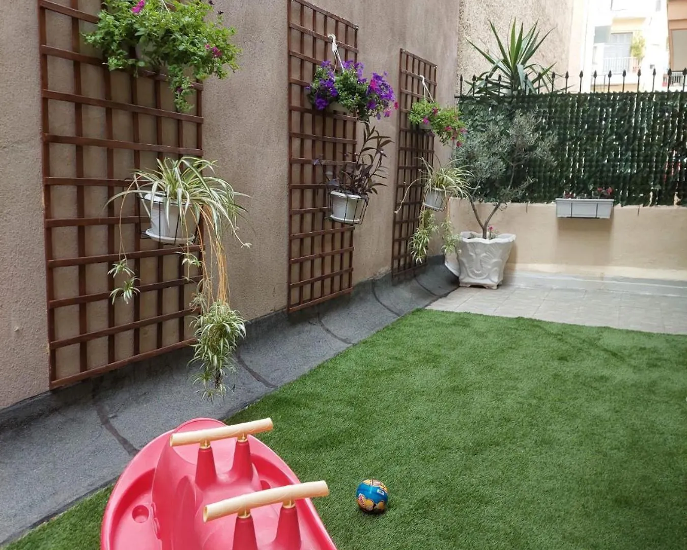 Central Garden Escape In Thessaloniki! 0*, Thessaloniki Greece