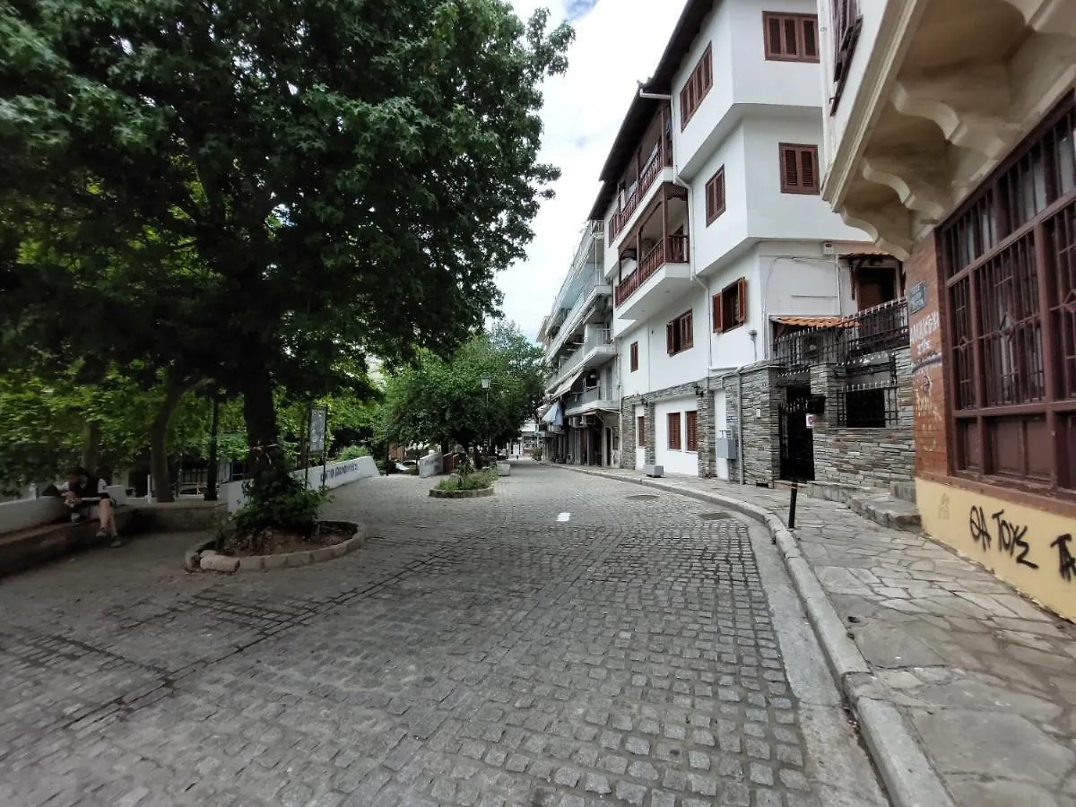 Central Garden Escape In Thessaloniki!