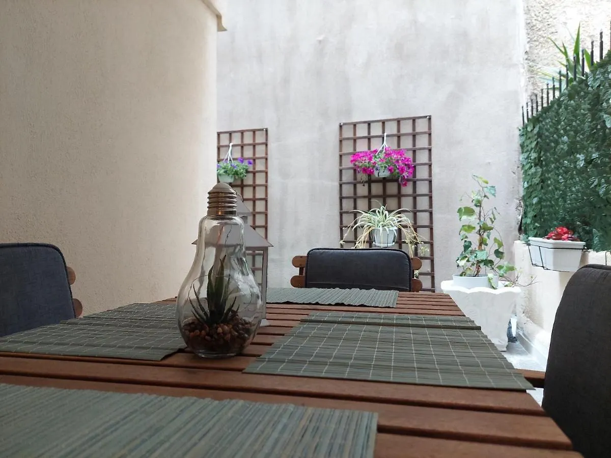 Apartamento Central Garden Escape In Thessaloniki!