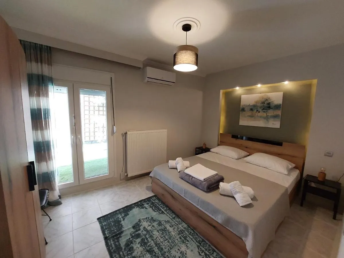 Central Garden Escape In Thessaloniki!